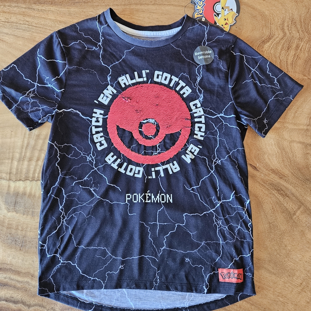 NWT Pokemon Kids Reversible Sequins Design T-Shirt Black and Red Size 8-9